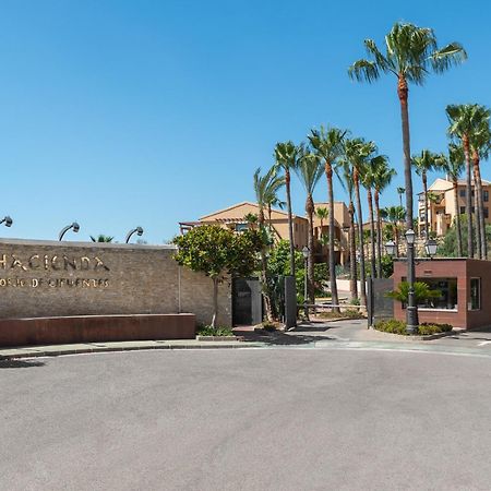 Large 3-Bedroom Nestled In Golf Paradise Estepona Dış mekan fotoğraf