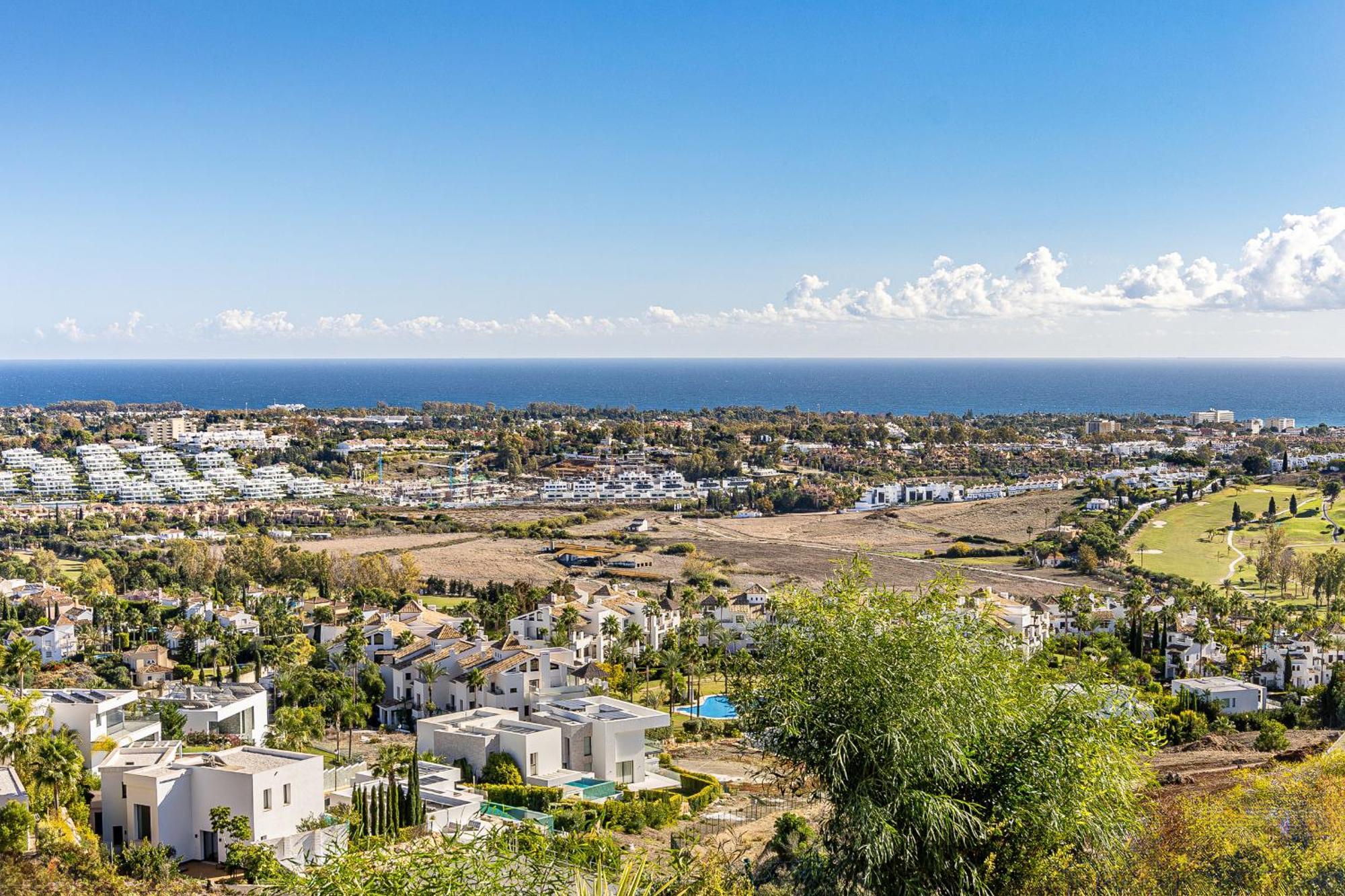 Large 3-Bedroom Nestled In Golf Paradise Estepona Dış mekan fotoğraf